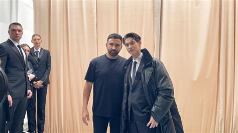 riccardo tisci Burberry Twitter